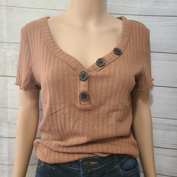 American Eagle Outfitters Tops - 🚨 3 for $10 American Eagle Top